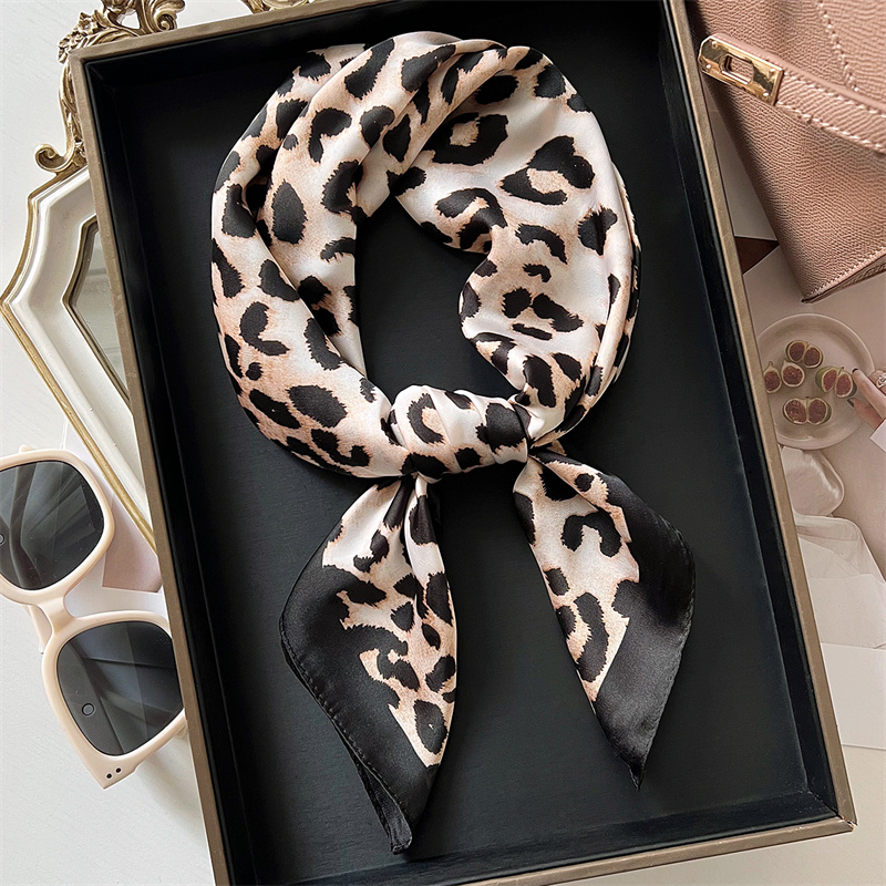 Face Scarf Mask - 70Cm Vierkante Luxe Luipaard Print Zijden